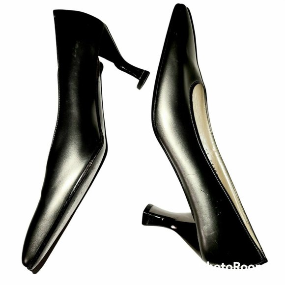 Salvatore Ferragamo Women's 6 1/2B Metallic Beige - Picture 2 of 10